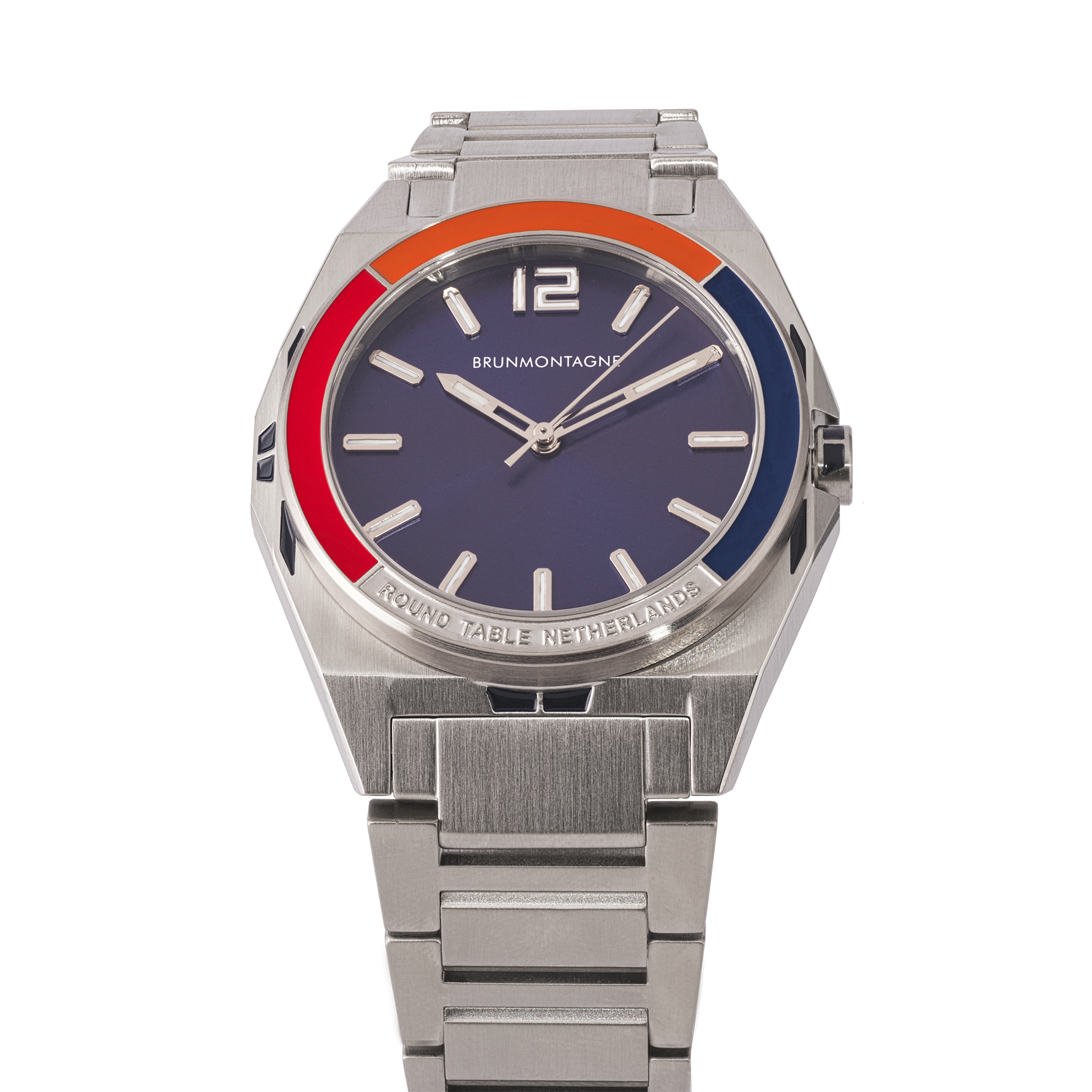 Ronde tafel horloge schuin van onderen