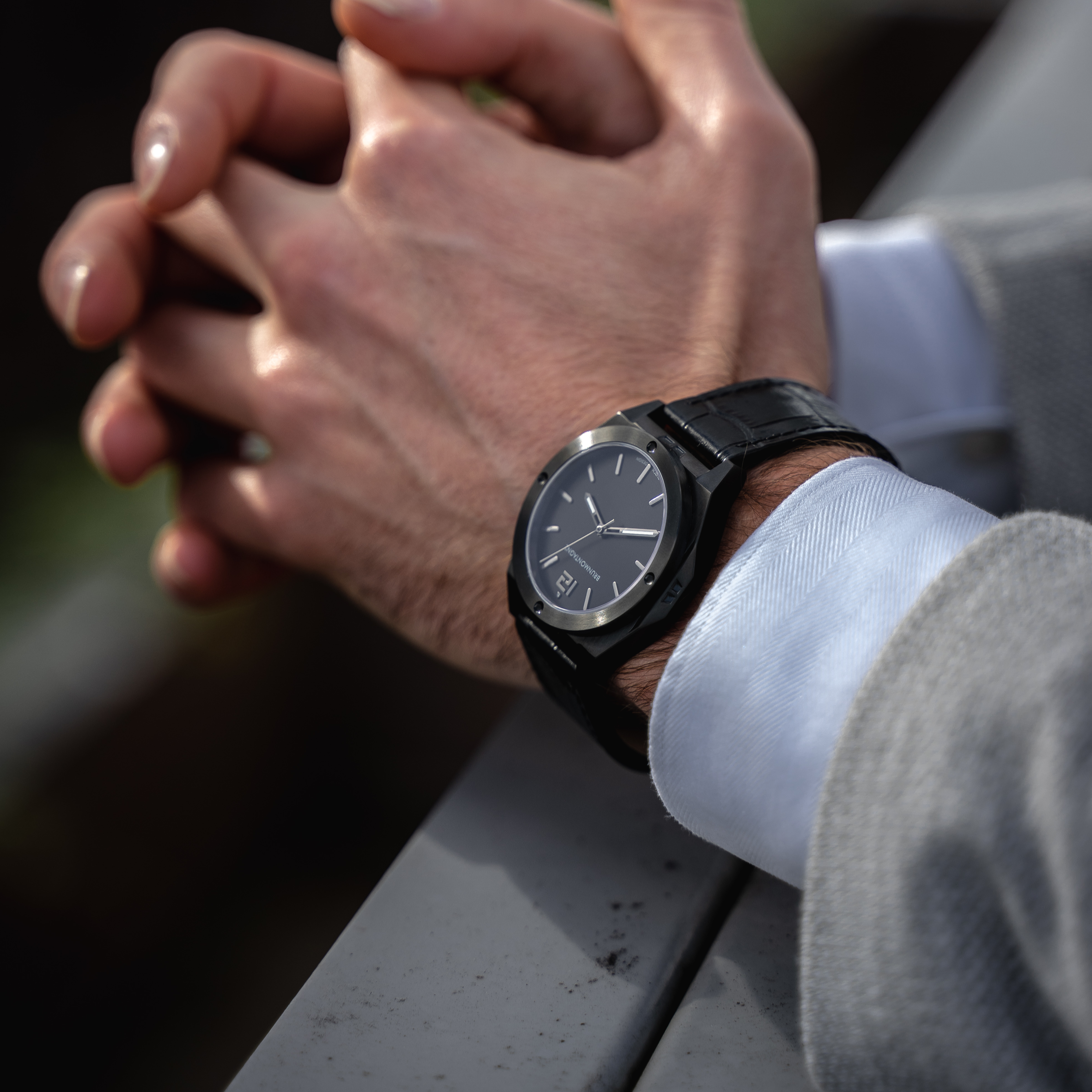 42mm Black Black Representor with leather band